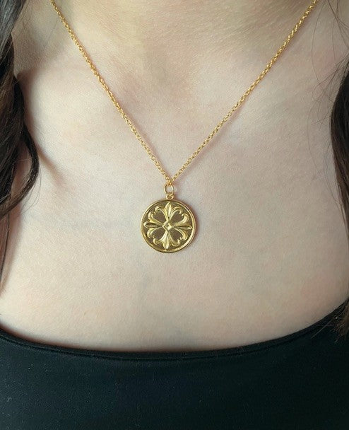 Double-sided flower necklace on gold-plated 18" chain