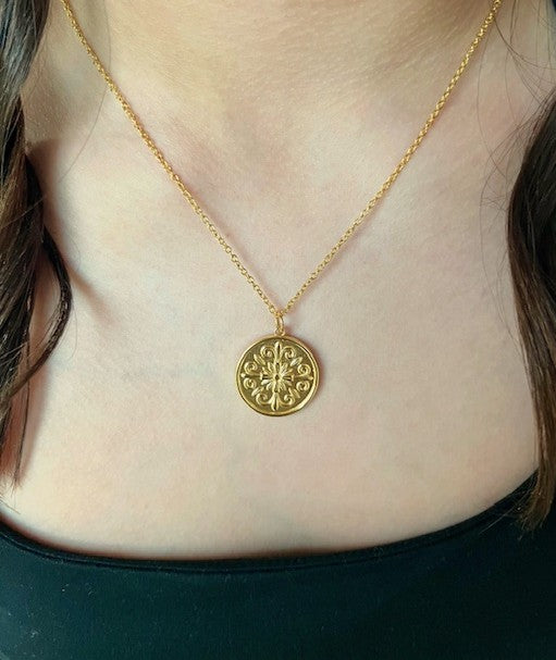 Double-sided flower necklace on gold-plated 18" chain